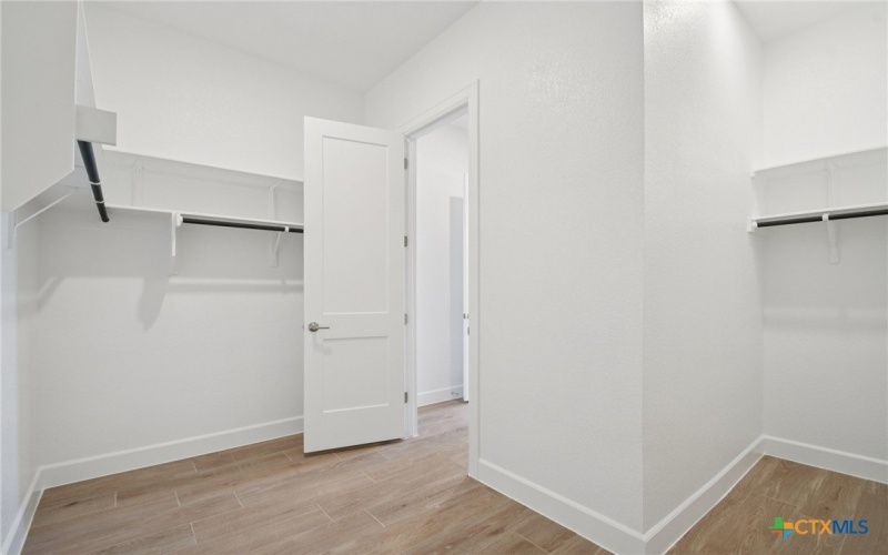 1528 Dancing Oak Lane, San Marcos, TX 78666, 2 Habitaciones Habitaciones , ,2 BañosBaños,Residential,En Venta,1528 Dancing Oak Lane,0,578787