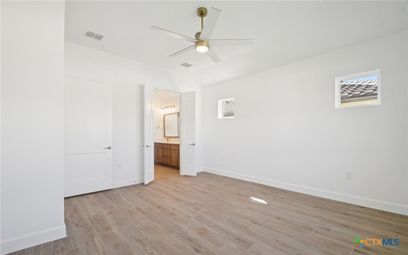 1528 Dancing Oak Lane, San Marcos, TX 78666, 2 Habitaciones Habitaciones , ,2 BañosBaños,Residential,En Venta,1528 Dancing Oak Lane,0,578787