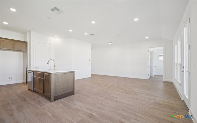 1528 Dancing Oak Lane, San Marcos, TX 78666, 2 Habitaciones Habitaciones , ,2 BañosBaños,Residential,En Venta,1528 Dancing Oak Lane,0,578787