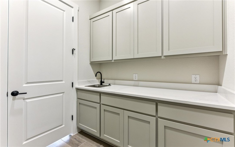 1628 Dancing Oak Lane, San Marcos, TX 78666, 3 Habitaciones Habitaciones , ,2 BañosBaños,Residential,En Venta,1628 Dancing Oak Lane,0,578828