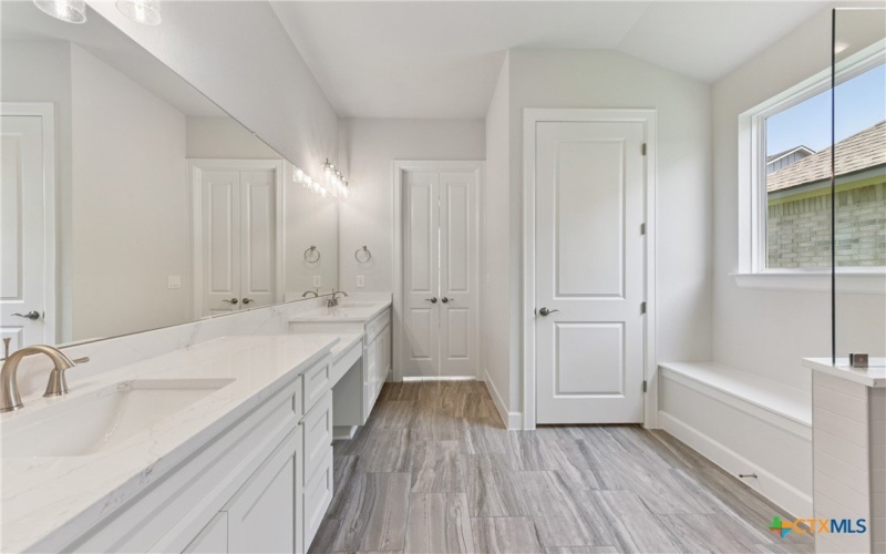 1620 Dancing Oak Lane, San Marcos, TX 78666, 2 Habitaciones Habitaciones , ,2 BañosBaños,Residential,En Venta,1620 Dancing Oak Lane,0,578877
