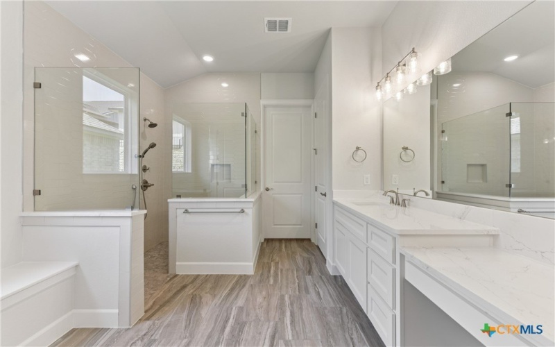 1620 Dancing Oak Lane, San Marcos, TX 78666, 2 Habitaciones Habitaciones , ,2 BañosBaños,Residential,En Venta,1620 Dancing Oak Lane,0,578877