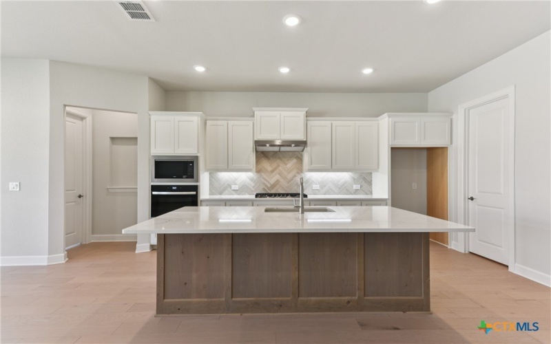 1620 Dancing Oak Lane, San Marcos, TX 78666, 2 Habitaciones Habitaciones , ,2 BañosBaños,Residential,En Venta,1620 Dancing Oak Lane,0,578877