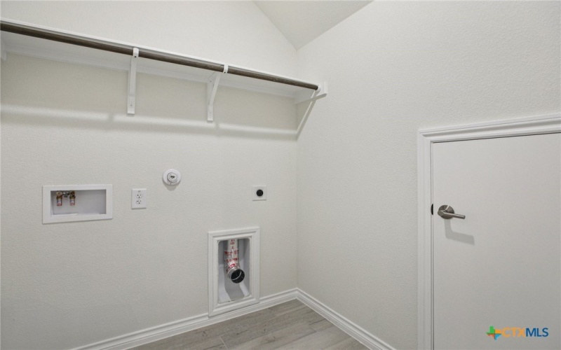 139 Stewart Drive #102, San Marcos, TX 78666, 3 Habitaciones Habitaciones , ,2 BañosBaños,Residential,En Venta,139 Stewart Drive,0,579722
