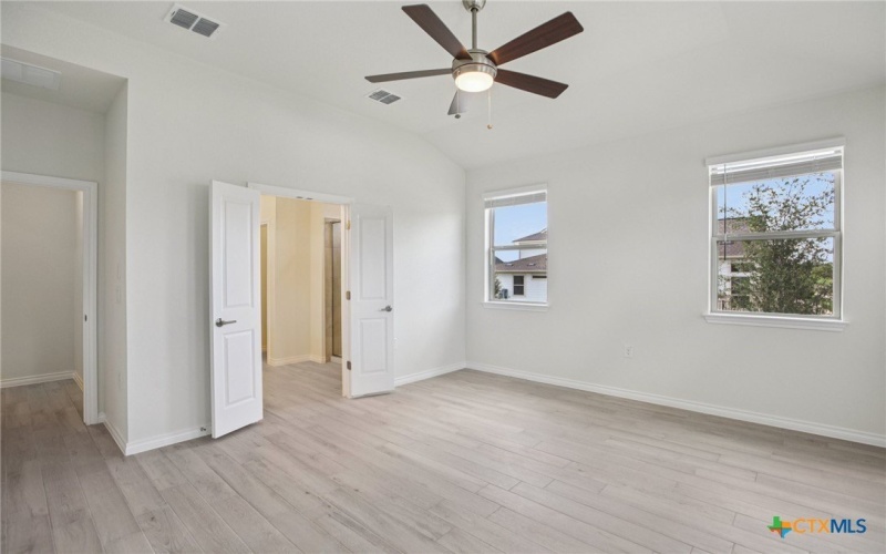 139 Stewart Drive #102, San Marcos, TX 78666, 3 Habitaciones Habitaciones , ,2 BañosBaños,Residential,En Venta,139 Stewart Drive,0,579722