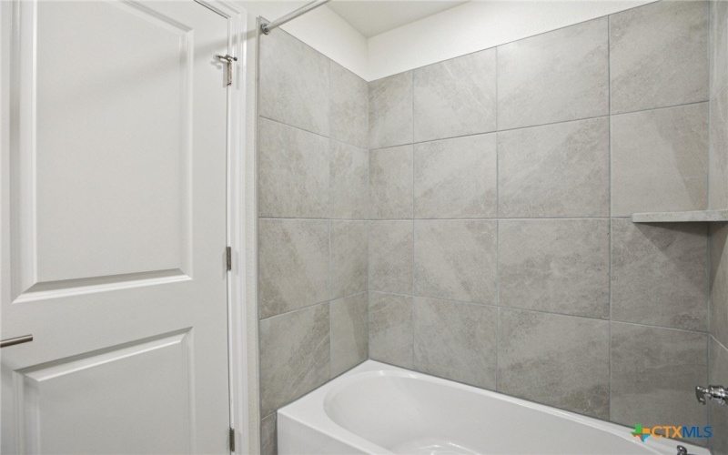 139 Stewart Drive #102, San Marcos, TX 78666, 3 Habitaciones Habitaciones , ,2 BañosBaños,Residential,En Venta,139 Stewart Drive,0,579722