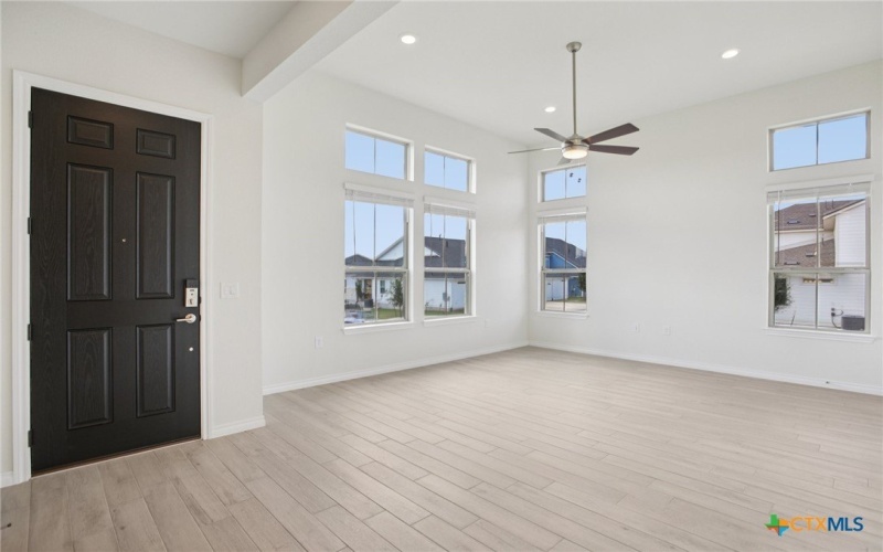 139 Stewart Drive #102, San Marcos, TX 78666, 3 Habitaciones Habitaciones , ,2 BañosBaños,Residential,En Venta,139 Stewart Drive,0,579722