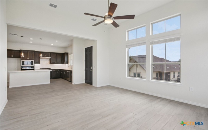 139 Stewart Drive #102, San Marcos, TX 78666, 3 Habitaciones Habitaciones , ,2 BañosBaños,Residential,En Venta,139 Stewart Drive,0,579722