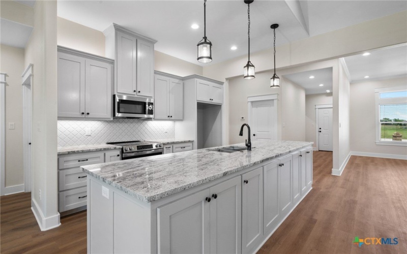 309 Silver Lake, Victoria, TX 77904, 4 Bedrooms Bedrooms, ,3 BathroomsBathrooms,Residential,For Sale,309 Silver Lake,0,579421