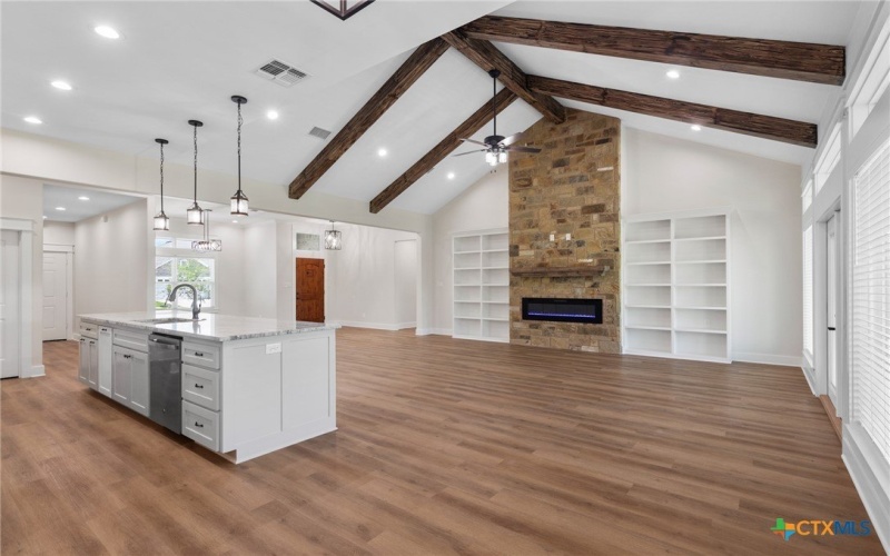 309 Silver Lake, Victoria, TX 77904, 4 Bedrooms Bedrooms, ,3 BathroomsBathrooms,Residential,For Sale,309 Silver Lake,0,579421