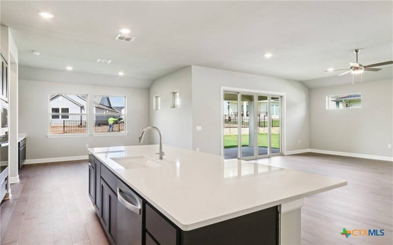 207 Sprinting Peak Drive, San Marcos, TX 78666, 2 Habitaciones Habitaciones , ,2 BañosBaños,Residential,En Venta,207 Sprinting Peak Drive,0,579628
