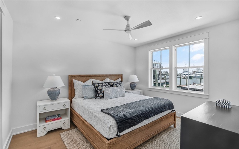 136 W Cotter Avenue unit: 4 #4, Port Aransas, TX 78373, 2 Habitaciones Habitaciones , ,2 BañosBaños,Residential,En Venta,136 W Cotter Avenue unit: 4,0,456791