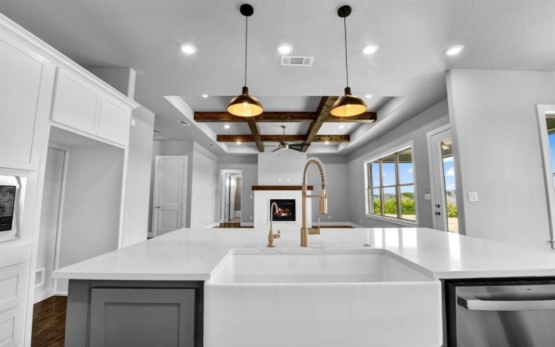170 Fan Mill Trail, Weatherford, TX 76085, 4 Bedrooms Bedrooms, ,2 BathroomsBathrooms,Residential,For Sale,170 Fan Mill Trail,20812727