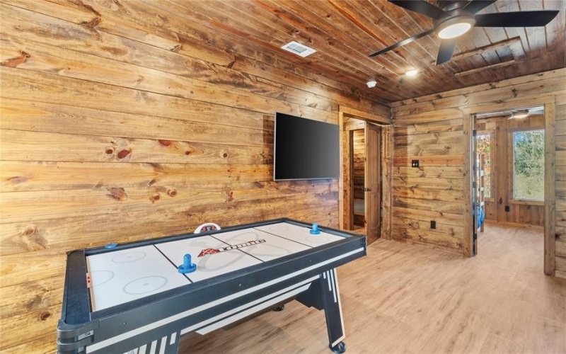 93 Twisted Pine Trail, Broken Bow, OK 74728, 3 Bedrooms Bedrooms, ,3 BathroomsBathrooms,Residential,For Sale,93 Twisted Pine Trail,20800799