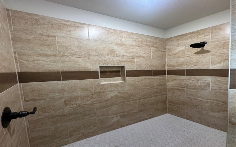 5741 Black Pine Circle, Granbury, TX 76048, 3 Habitaciones Habitaciones , ,2 BañosBaños,Residential,En Venta,5741 Black Pine Circle,20793981