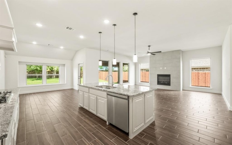 1317 Wrenwood Court, Red Oak, TX 75167, 4 Habitaciones Habitaciones , ,3 BañosBaños,Residential,En Venta,1317 Wrenwood Court,20816770