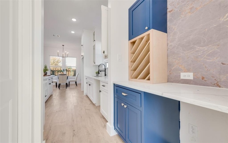3919 Furey Street, Dallas, TX 75212, 4 Bedrooms Bedrooms, ,2 BathroomsBathrooms,Residential,For Sale,3919 Furey Street,20799430