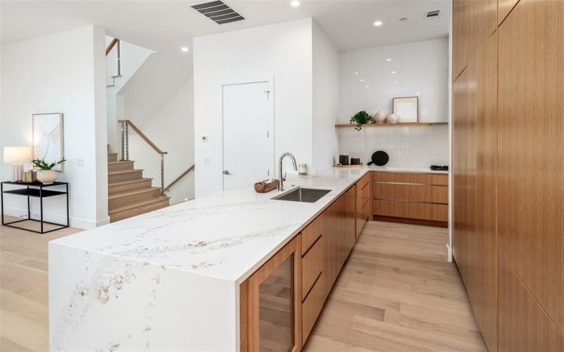 610 N Oak Cliff Boulevard #207, Dallas, TX 75208, 3 Bedrooms Bedrooms, ,3 BathroomsBathrooms,Residential,For Sale,610 N Oak Cliff Boulevard,20790709