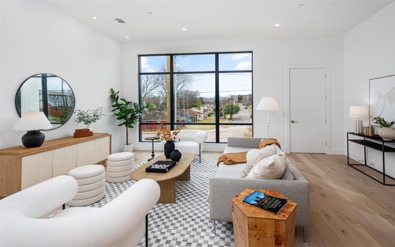 610 N Oak Cliff Boulevard #207, Dallas, TX 75208, 3 Bedrooms Bedrooms, ,3 BathroomsBathrooms,Residential,For Sale,610 N Oak Cliff Boulevard,20790709