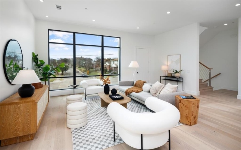610 N Oak Cliff Boulevard #207, Dallas, TX 75208, 3 Bedrooms Bedrooms, ,3 BathroomsBathrooms,Residential,For Sale,610 N Oak Cliff Boulevard,20790709