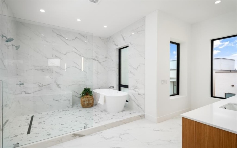 610 N Oak Cliff Boulevard #207, Dallas, TX 75208, 3 Bedrooms Bedrooms, ,3 BathroomsBathrooms,Residential,For Sale,610 N Oak Cliff Boulevard,20790709