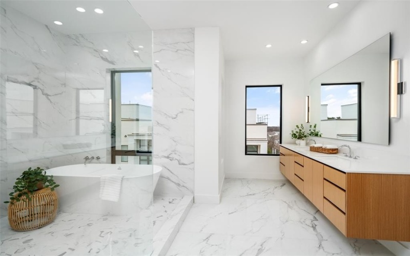 610 N Oak Cliff Boulevard #207, Dallas, TX 75208, 3 Bedrooms Bedrooms, ,3 BathroomsBathrooms,Residential,For Sale,610 N Oak Cliff Boulevard,20790709