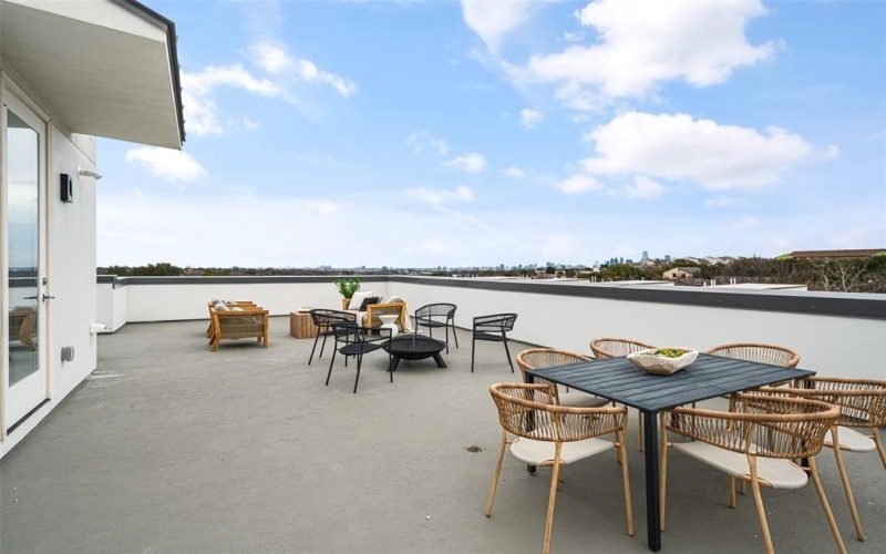 610 N Oak Cliff Boulevard #207, Dallas, TX 75208, 3 Bedrooms Bedrooms, ,3 BathroomsBathrooms,Residential,For Sale,610 N Oak Cliff Boulevard,20790709