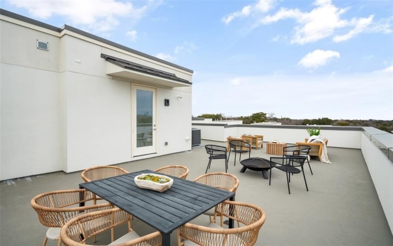 610 N Oak Cliff Boulevard #207, Dallas, TX 75208, 3 Bedrooms Bedrooms, ,3 BathroomsBathrooms,Residential,For Sale,610 N Oak Cliff Boulevard,20790709
