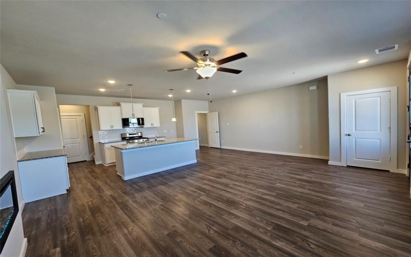 1504 Solterra Boulevard, Mesquite, TX 75181, 3 Bedrooms Bedrooms, ,2 BathroomsBathrooms,Residential,For Sale,1504 Solterra Boulevard,20868992