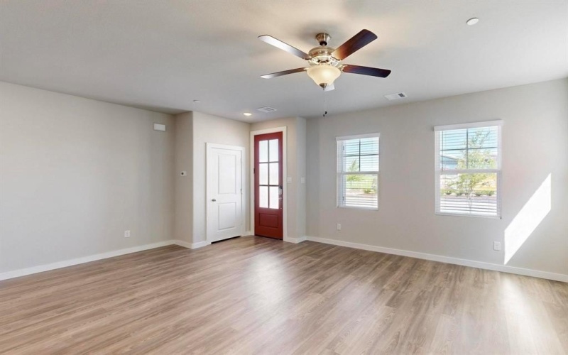 1512 Solterra Boulevard, Mesquite, TX 75181, 3 Bedrooms Bedrooms, ,2 BathroomsBathrooms,Residential,For Sale,1512 Solterra Boulevard,20869724