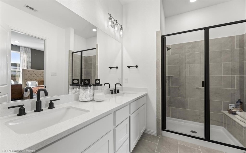 4300 Henderson Avenue, North Richland Hills, TX 76180, 4 Habitaciones Habitaciones , ,3 BañosBaños,Residential,En Venta,4300 Henderson Avenue,20825200