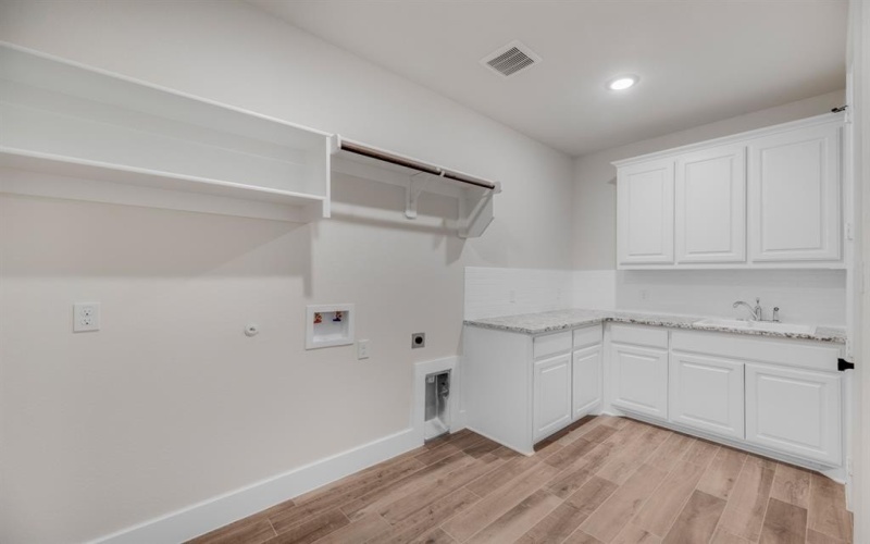 4117 Old Springtown Road, Weatherford, TX 76085, 4 Bedrooms Bedrooms, ,3 BathroomsBathrooms,Residential,For Sale,4117 Old Springtown Road,20885360