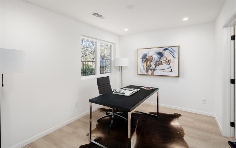 4811 Denton Drive #106, Dallas, TX 75235, 3 Habitaciones Habitaciones , ,3 BañosBaños,Residential,En Venta,4811 Denton Drive,20885428