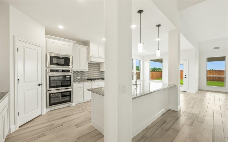 925 Cannes Drive, Red Oak, TX 75154, 4 Bedrooms Bedrooms, ,3 BathroomsBathrooms,Residential,For Sale,925 Cannes Drive,20818879