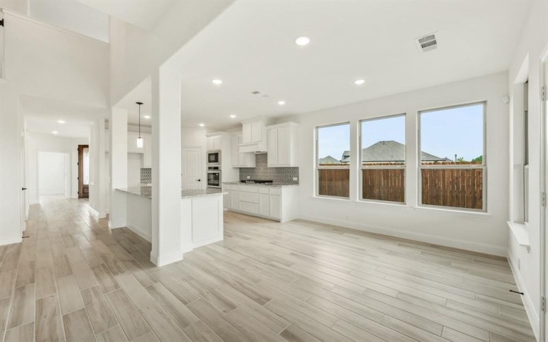 925 Cannes Drive, Red Oak, TX 75154, 4 Bedrooms Bedrooms, ,3 BathroomsBathrooms,Residential,For Sale,925 Cannes Drive,20818879