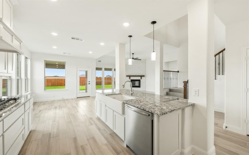 925 Cannes Drive, Red Oak, TX 75154, 4 Bedrooms Bedrooms, ,3 BathroomsBathrooms,Residential,For Sale,925 Cannes Drive,20818879