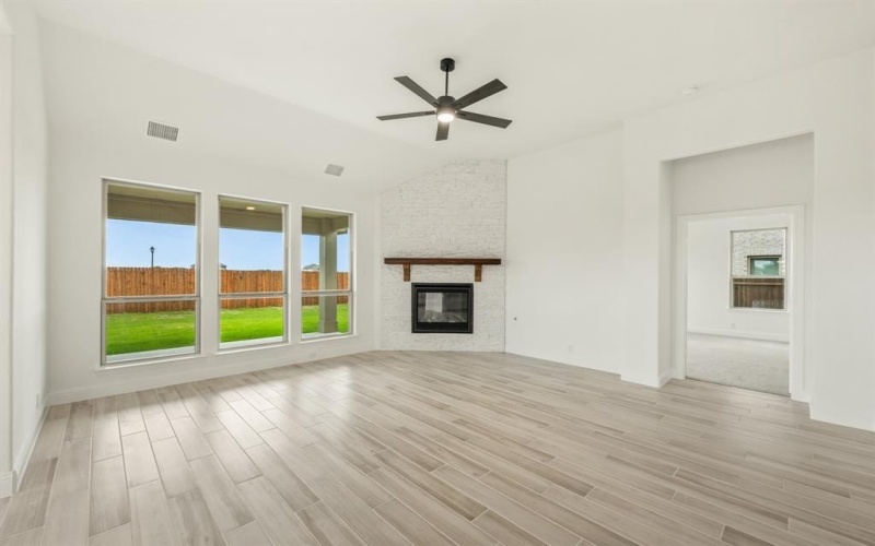 925 Cannes Drive, Red Oak, TX 75154, 4 Bedrooms Bedrooms, ,3 BathroomsBathrooms,Residential,For Sale,925 Cannes Drive,20818879