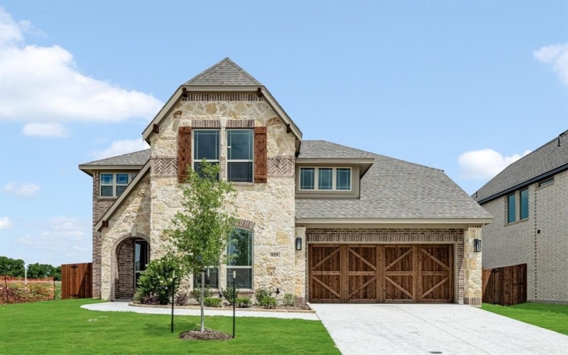 925 Cannes Drive, Red Oak, TX 75154, 4 Bedrooms Bedrooms, ,3 BathroomsBathrooms,Residential,For Sale,925 Cannes Drive,20818879