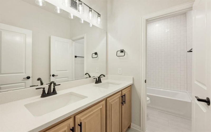1130 Cardinal Drive, Midlothian, TX 76065, 5 Bedrooms Bedrooms, ,6 BathroomsBathrooms,Residential,For Sale,1130 Cardinal Drive,20844336