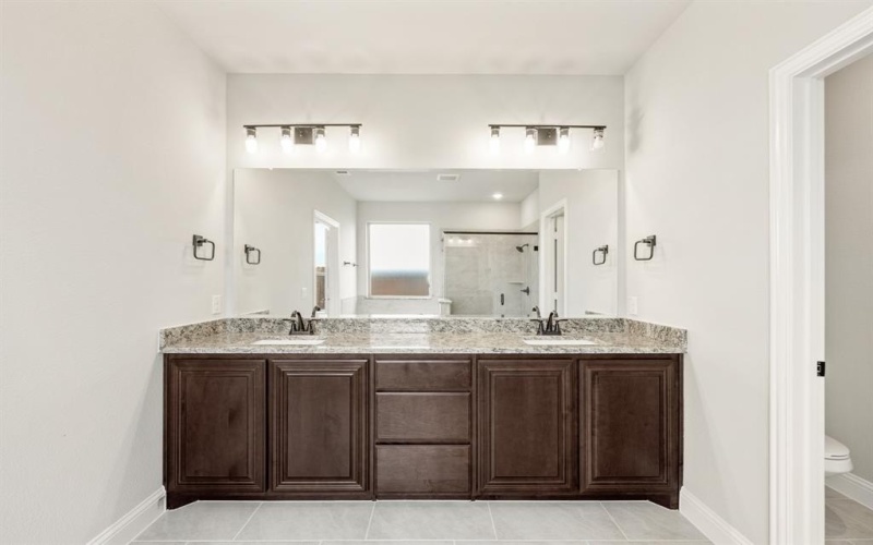 1208 Woodbine Drive, Red Oak, TX 75154, 5 Bedrooms Bedrooms, ,5 BathroomsBathrooms,Residential,For Sale,1208 Woodbine Drive,20819041