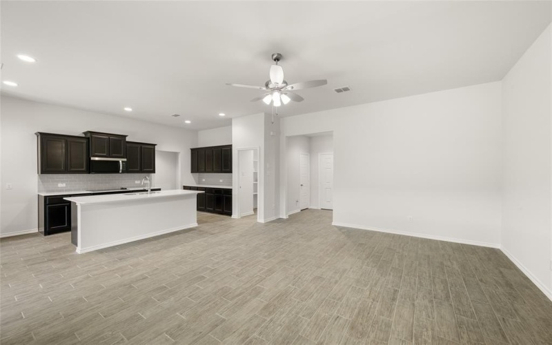 2608 Streamside Drive, Burleson, TX 76028, 4 Bedrooms Bedrooms, ,2 BathroomsBathrooms,Residential,For Sale,2608 Streamside Drive,20887755