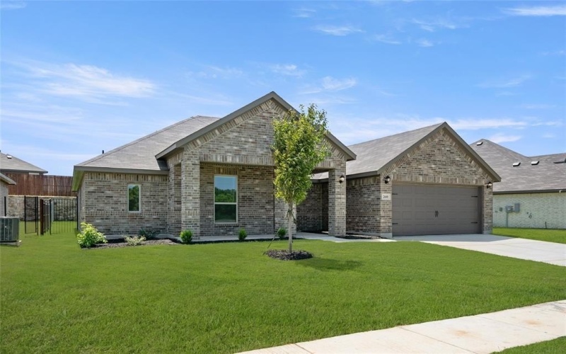 2608 Streamside Drive, Burleson, TX 76028, 4 Bedrooms Bedrooms, ,2 BathroomsBathrooms,Residential,For Sale,2608 Streamside Drive,20887755