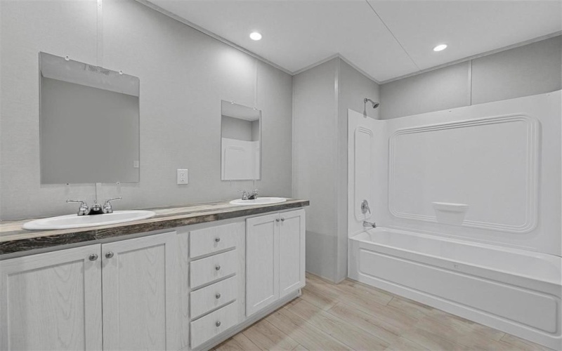 2723 Cypress Street, Granbury, TX 76048, 3 Bedrooms Bedrooms, ,2 BathroomsBathrooms,Residential,For Sale,2723 Cypress Street,20890772