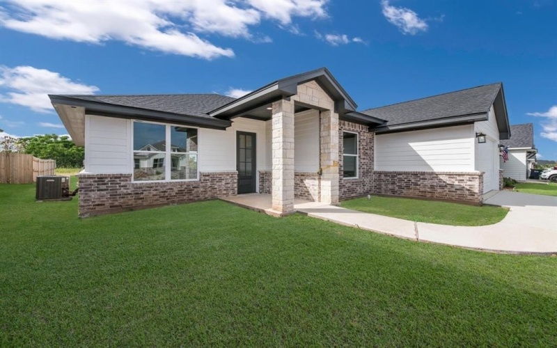 5409 Black Horse Court, China Spring, TX 76708, 3 Bedrooms Bedrooms, ,2 BathroomsBathrooms,Residential,For Sale,5409 Black Horse Court,20903094