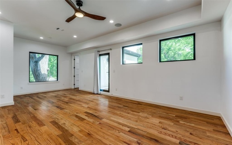 8803 Eustis Avenue, Dallas, TX 75218, 4 Habitaciones Habitaciones , ,5 BañosBaños,Residential,En Venta,8803 Eustis Avenue,20896276