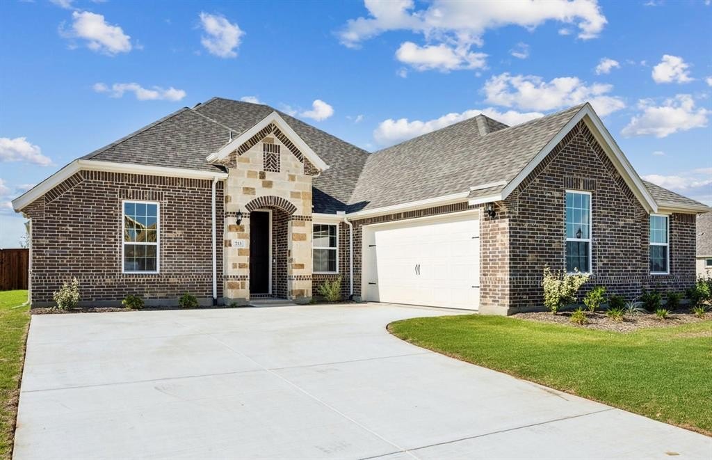 713 Carriage Hill Road, Midlothian, TX 76065, 4 Bedrooms Bedrooms, ,2 BathroomsBathrooms,Residential,For Sale,713 Carriage Hill Road,20891999