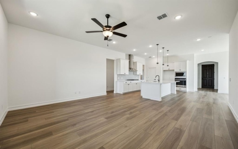 713 Carriage Hill Road, Midlothian, TX 76065, 4 Bedrooms Bedrooms, ,2 BathroomsBathrooms,Residential,For Sale,713 Carriage Hill Road,20891999