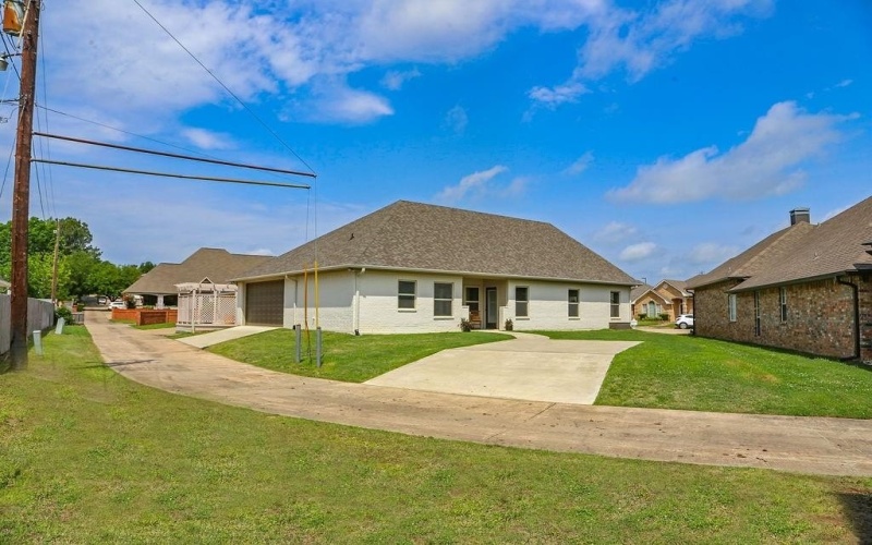 4230 Primrose Lane, Paris, TX 75462, 4 Bedrooms Bedrooms, ,3 BathroomsBathrooms,Residential,For Sale,4230 Primrose Lane,0,20918522