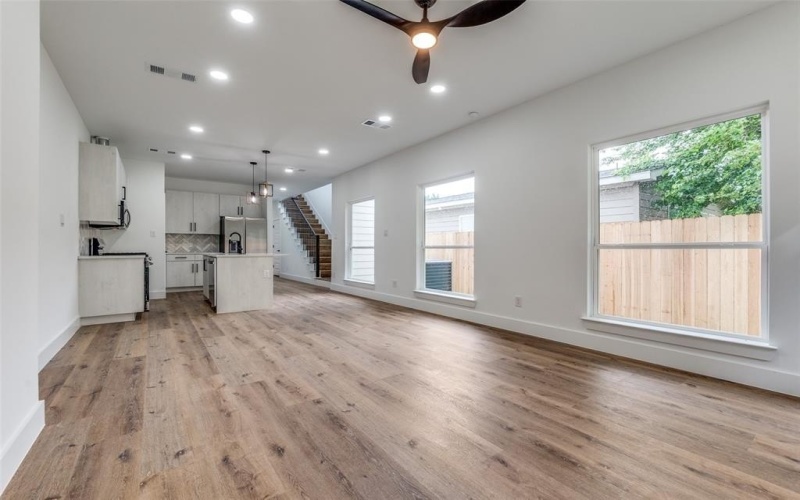 5702 Riverside Drive, Dallas, TX 75235, 2 Bedrooms Bedrooms, ,3 BathroomsBathrooms,Residential,For Sale,5702 Riverside Drive,20914816