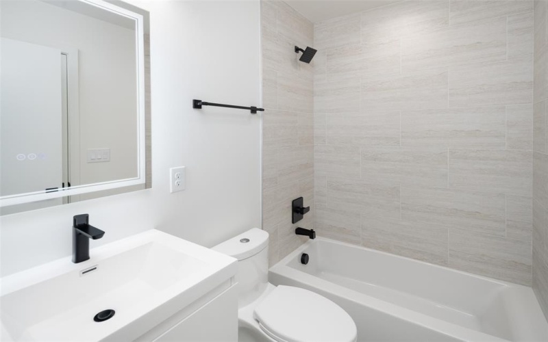 4811 Denton Drive #105, Dallas, TX 75235, 3 Habitaciones Habitaciones , ,3 BañosBaños,Residential,En Venta,4811 Denton Drive,20908903